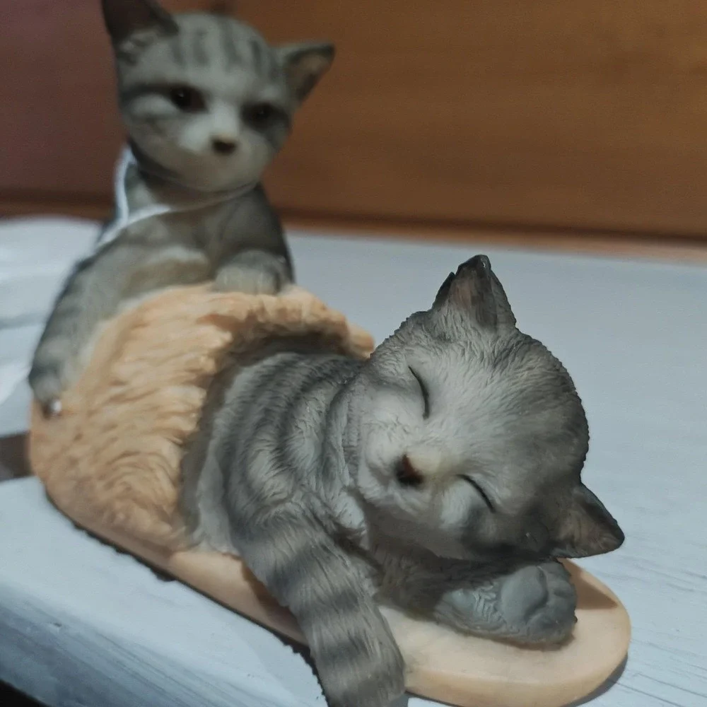 Vintage 1998 Stone Critters Kittens with Slippers 6